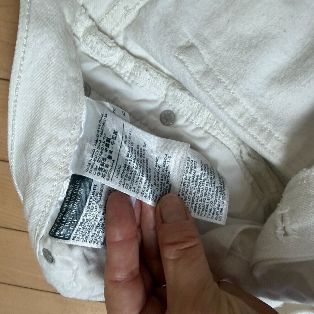 LEVI'S Premium Denim Jean Shorts Distressed White Size 31 - Picture 11 of 12